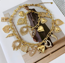 016F- Collar de Charms