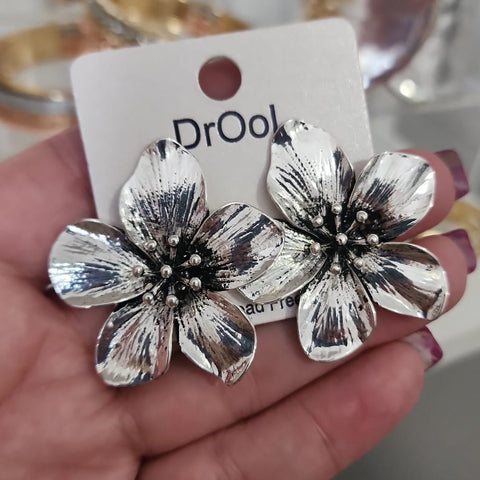 A-856-AZ Arete Flor Plateada