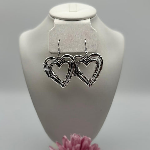 A-879-Aretes corazón entrelazados