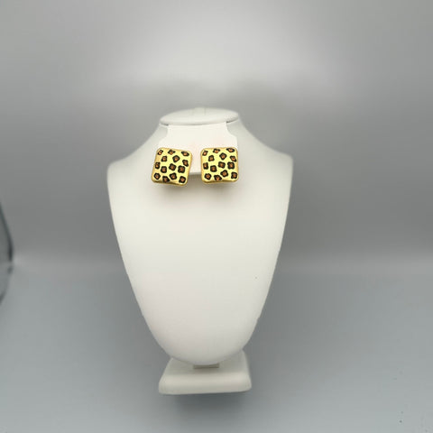 APA001-Aretes cuadrados con flores