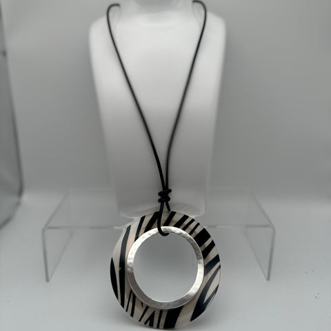 APC015-Collar aro zebra en cable