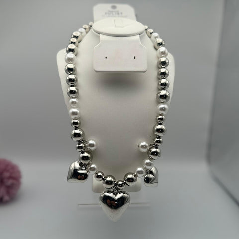 C479-Collar de perlas triple corazón