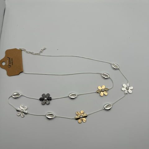 C446-Collar cangrejo con flor