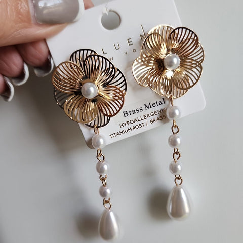 A-115ZK-Arete Flor con Perlas