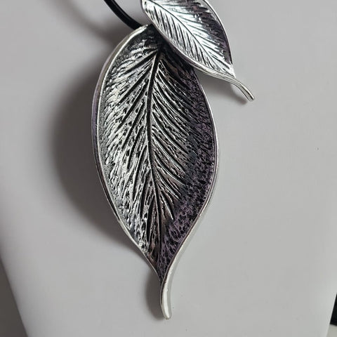 C654-ZK- Collar de hoja