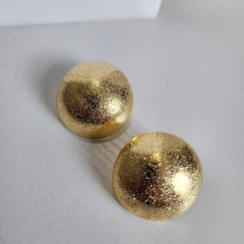 A2004-24K-Aretes Redondo Texturizado