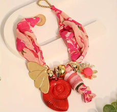 Collar Pañuelo con caracol