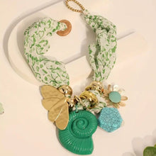 Collar Pañuelo con caracol