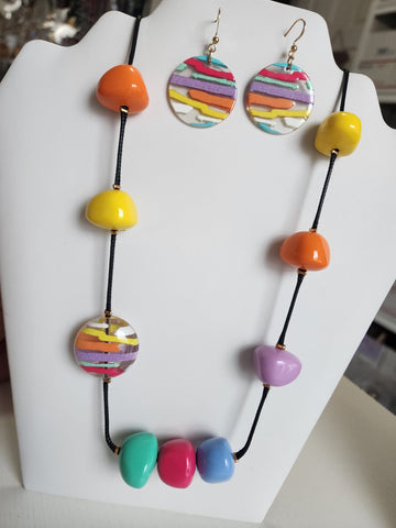 Collar en Colores con Aretes