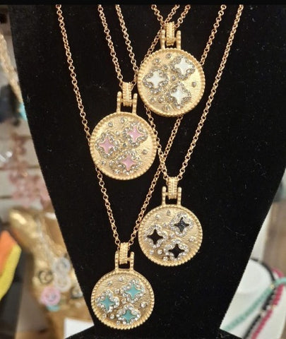 Cadena con Medalla Matte Clover