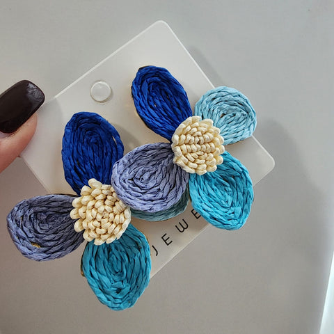 Ratán- Aretes 4 pétalos