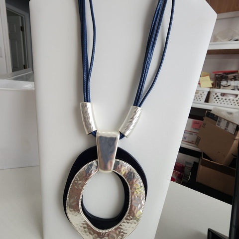 Collar  Azul Base Plata