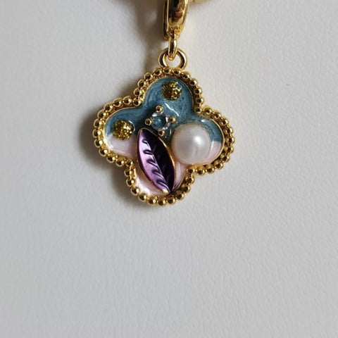 Gema Trébol con Perla