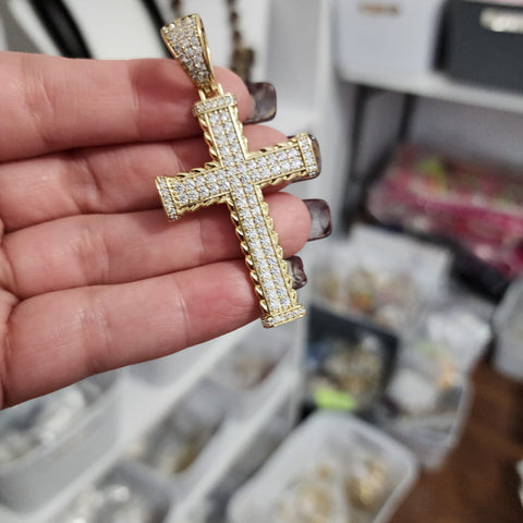 Charm Cruz Diamantada