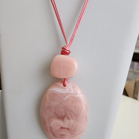 Collar en Acrílico Ovalado