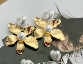 Aretes Flor con Corazón