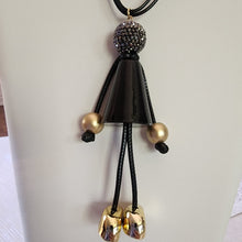 Cordón de Muñeca  Con Aretes