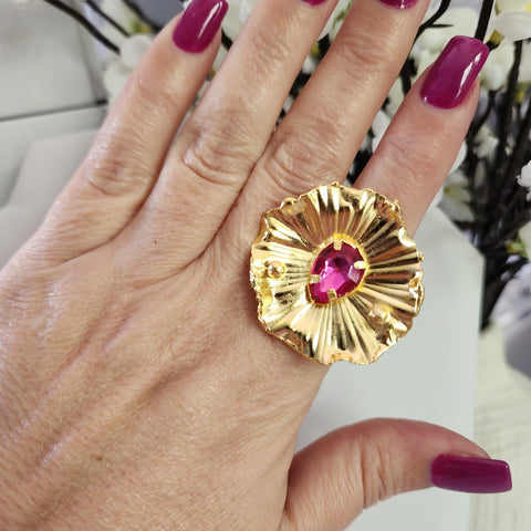 Anillos Flor Gloria  Base dorada  Con la Piedra Ruby