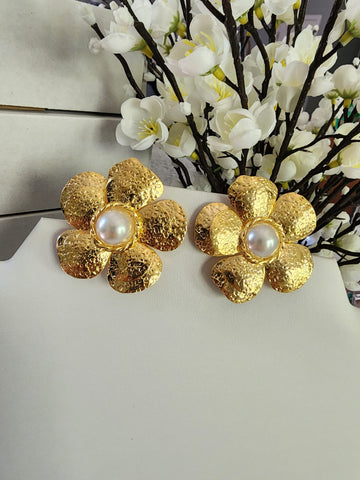 Aretes Dreamstime Doble Pétalos  Base dorada