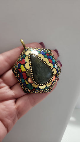 Gema Gota Piedra oscura