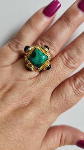 Anillo 4x4  Piedra Verde