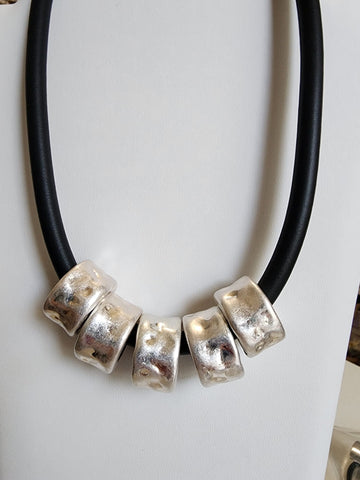 #130-Collar de Ruedas