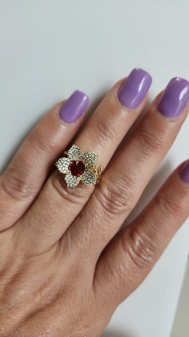 Anillo Flor Diamantada con Circonia Roja