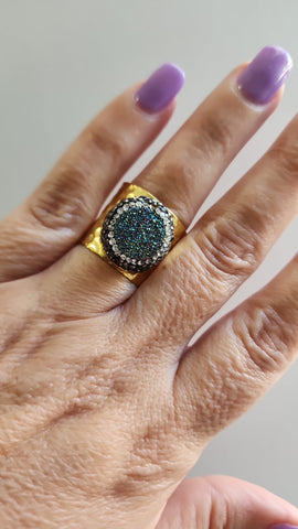 Anillo con Cristal en base dorada