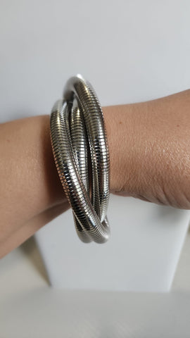 Pulsera Entrelazada de Tres Plata