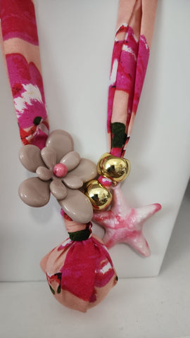 Pañuelo Fushia estrella y flor