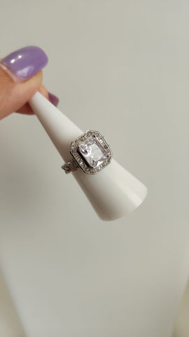 A523-27-Anillo Cuadrado Clear