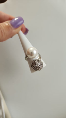 S523-32-Anillo Perlas y Esfera Diamantada en Plata