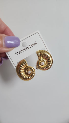 Aretes de Caracol Con una Perla