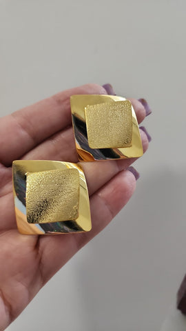 Aretes Cuadrados Dorado