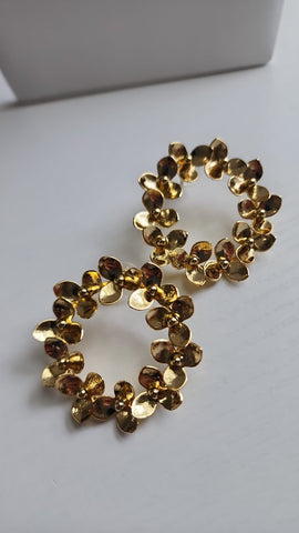 Aretes de Corona de Flores