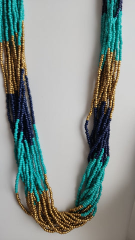 Combinación de Cuencas azules con Dorado