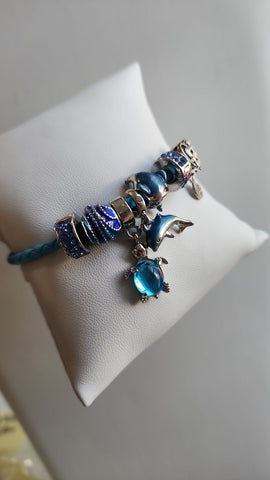 Pulsera en Cuero Azul  Inspirada en el Mar (pandora)