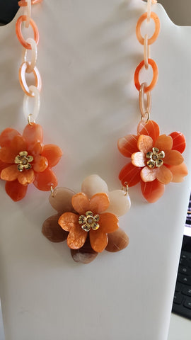 Collar de tres Flores  Anaranjado