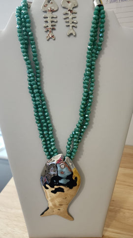 Collar pez palta cuencas verdes