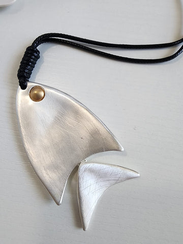 Collar Pez Matte  Ojo Dorado