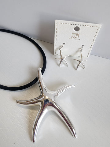 Collar en Cuero Negro  Estrella Plata con Aretes