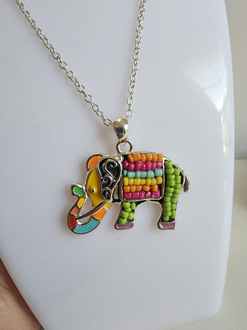 Cadena con Gema de Elefante en  Cuencas de Colores