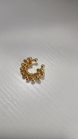 Earcuff Puntitos Marie Santa