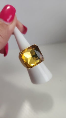 Anillo Cuadrado amarillo