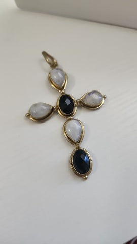 Gema de Cruz  Cuarzo y Onix