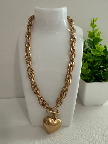 Cadena de elabon en corazón