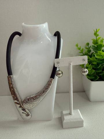 Set goma con punta plateada y aretes