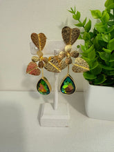 Arete flor con gota Cristal