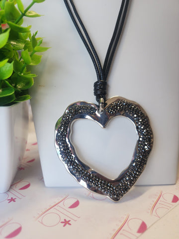 Collar Corazón  Diamantado con Negro