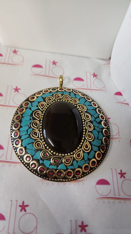 Gema Turqueza piedra oscura